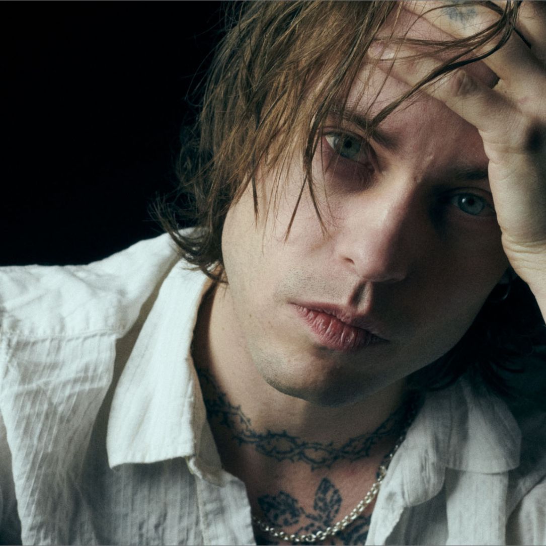 alt="Elias Rønnenfeldt live på NygadeHuset i Aabenraa den 2. oktober 2026"