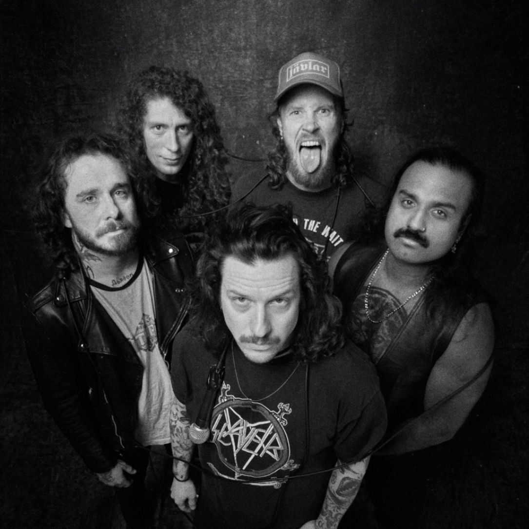 alt="Sarah McQuaid koncert på Damms Gård den 12. marts 2026"