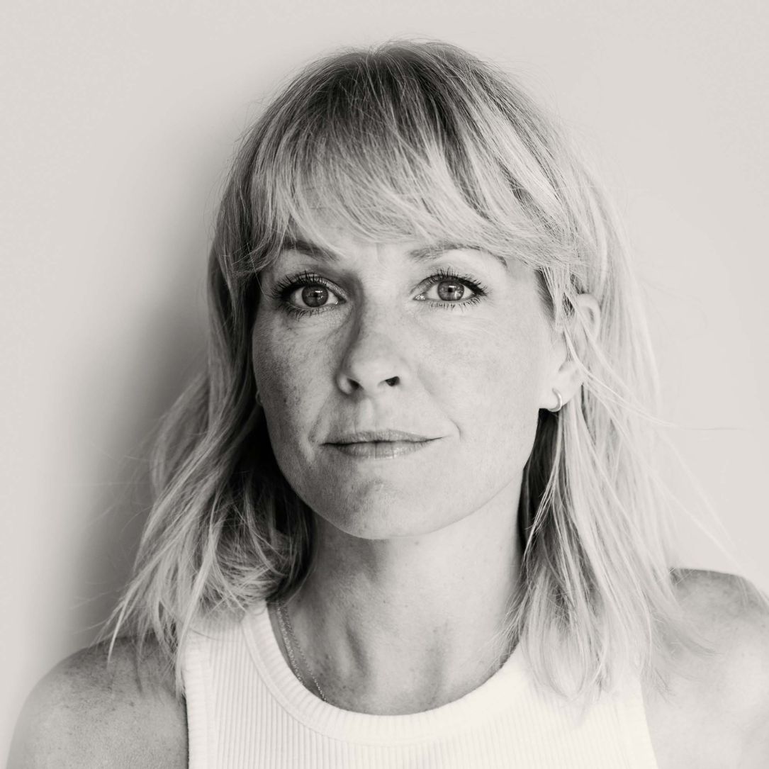 alt="Signe Svendsen solokoncert på NygadeHuset i Aabenraa - den 22. november 2025"