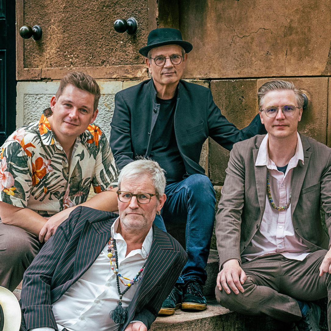 alt="Esben Just Allstars koncert på NygadeHuset den 16. april 2027"