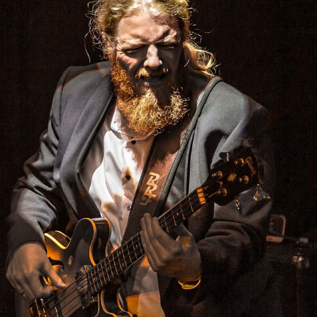 alt="Rune Robert Friies koncert på Damms Gård den 20. februar 2026".